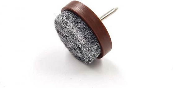 Filcni podložki s žebljičkom za zaščito tal 20 mm, rjave (8 kosov)