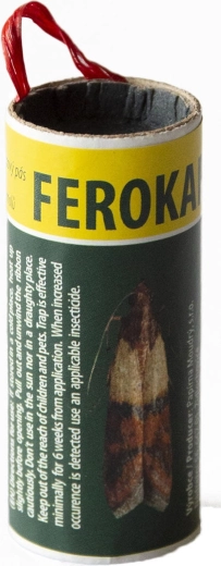 Lepljiva feromonska past za živilske molje in muhe FEROKAP
