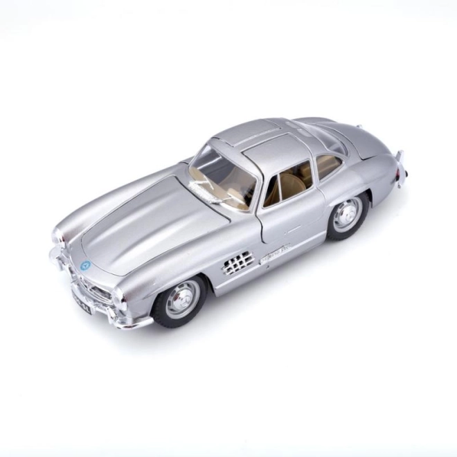 Bburago 1:24 Mercedes Benz 300SL srebrna 18-22023