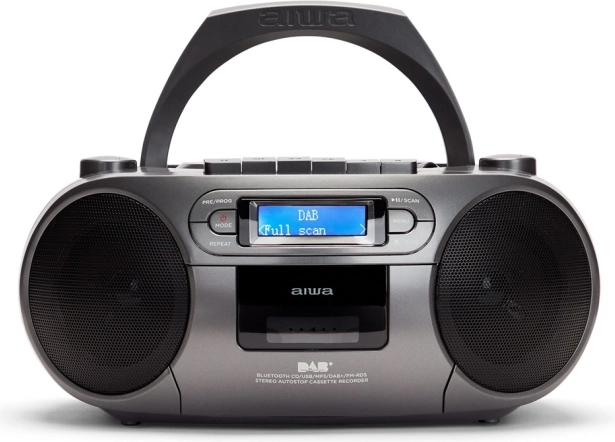 Prenosni boombox z DAB+ in večfunkcijskim predvajalnikom