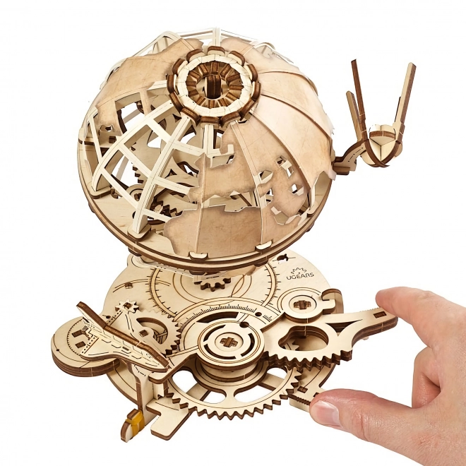 Ugears 3D lesena mehanska sestavljanka Globus