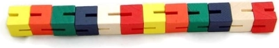 Barvita lesena kača-puzzle