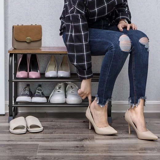 Udobno obuvanje zahvaljujoč sedišču