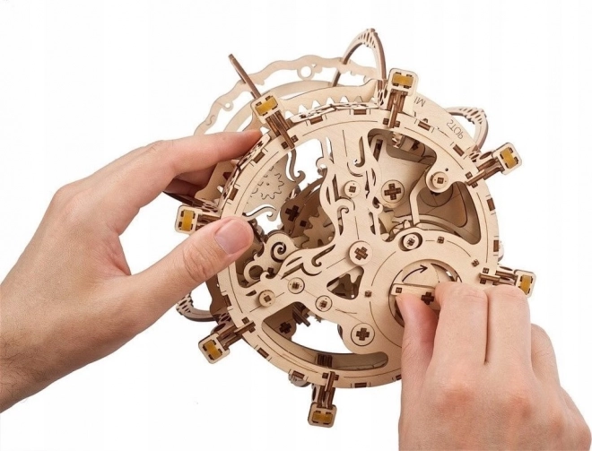 Ugears 3D lesena mehanska sestavljanka Mehanski akvarij