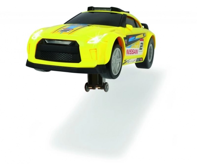 Dvig Nissan GT-R avtomobila