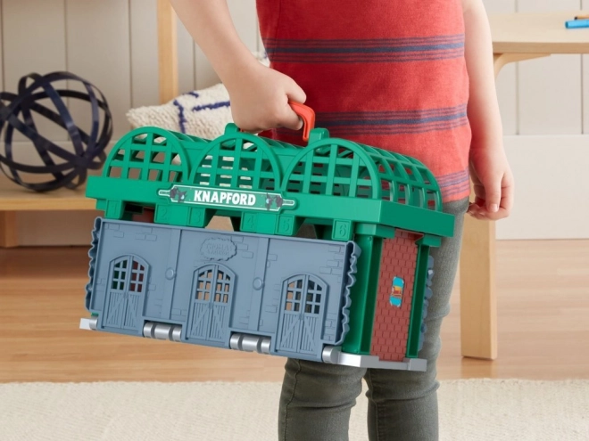 Fisher-Price Vlak Tomo in prijatelji Postaja Grodkov lokomotiva