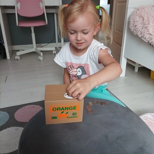 Tat tat - hranilnica na baterije - mačka