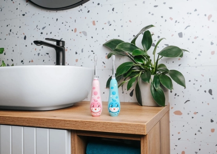 Vodoodpornost IPX7 in zabavna LED osvetlitev