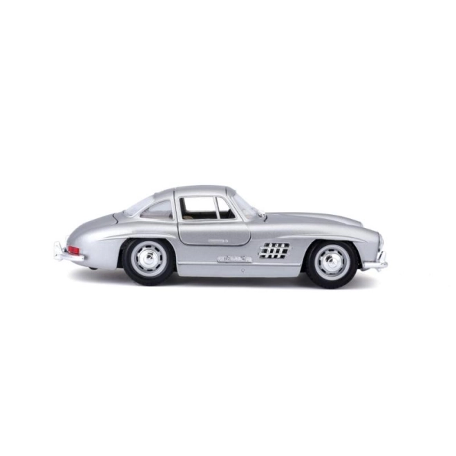 Bburago 1:24 Mercedes Benz 300SL srebrna 18-22023