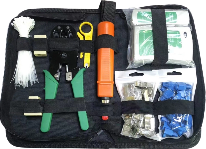 Popolna oprema v trpežnem etuiju