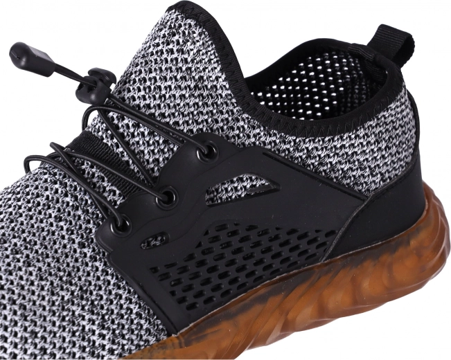 Zračen in lahek material