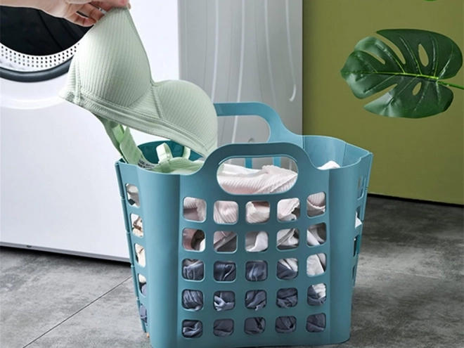 Zložljiva plastična košara za perilo