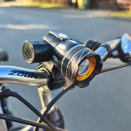 Kolesarska LED svetilka CREE XM-L T6 USB z zadnjo lučjo
