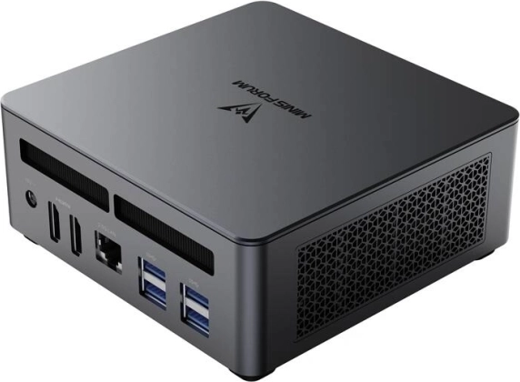 Mini računalnik Minisforum UM790 Pro s procesorjem Ryzen 9 7940HS, 32 GB RAM in 1 TB SSD