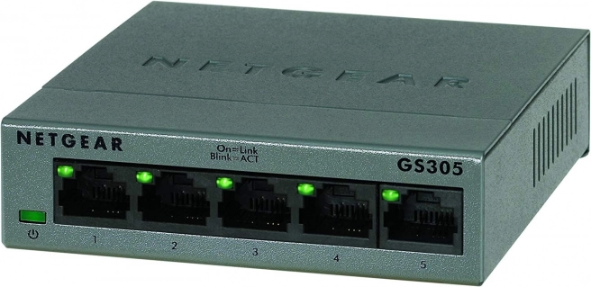 Nekrmljeno stikalo Netgear s 5 vrati