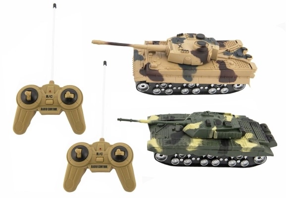 Dva RC tanki 1:32 z učinki