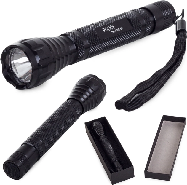Taktična LED svetilka na baterije