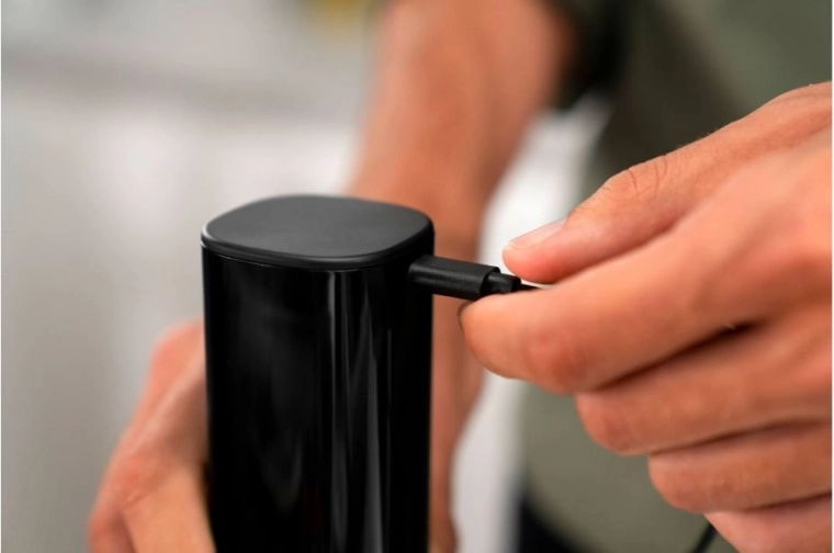 Brezskrbna moč z možnostjo polnjenja