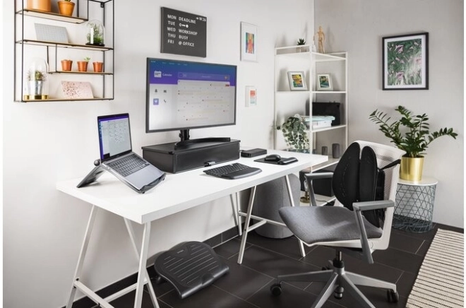 Ergonomska podloga za tipkovnico Kensington ErgoSoft črna