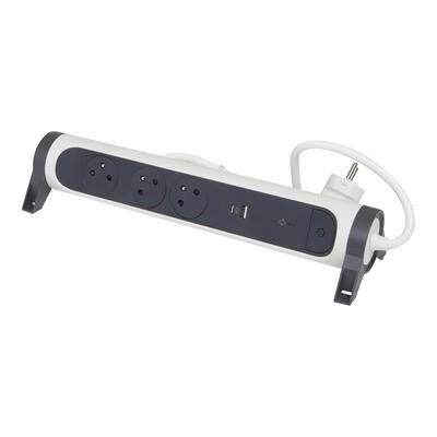 Podaljševalni kabel z zaščito proti prenapetosti in USB A/C, 1,5 m