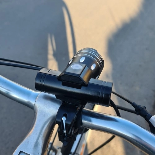 Kolesarska LED svetilka CREE XM-L T6 USB z zadnjo lučjo