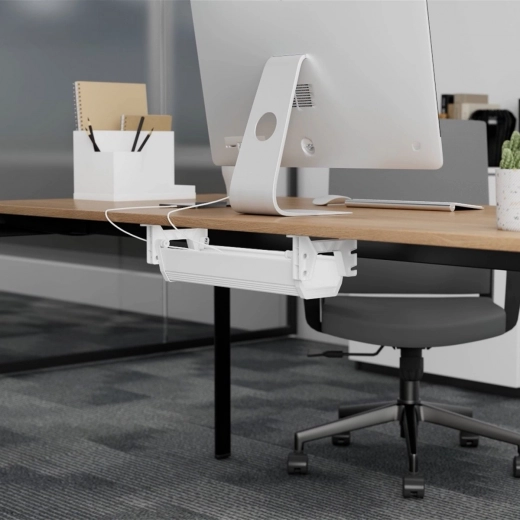 Red in varnost pod mizo