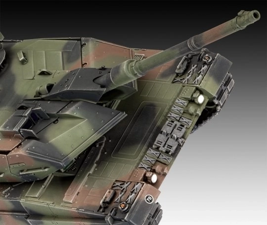 Plastični model Leopard 2A6/A6NL