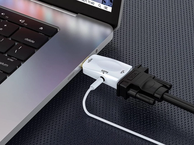 Pretvornik iz HDMI na VGA z avdio izhodom