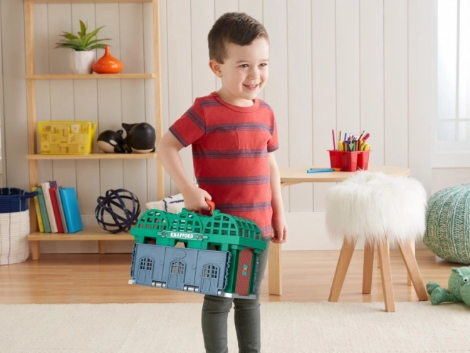 Fisher-Price Vlak Tomo in prijatelji Postaja Grodkov lokomotiva
