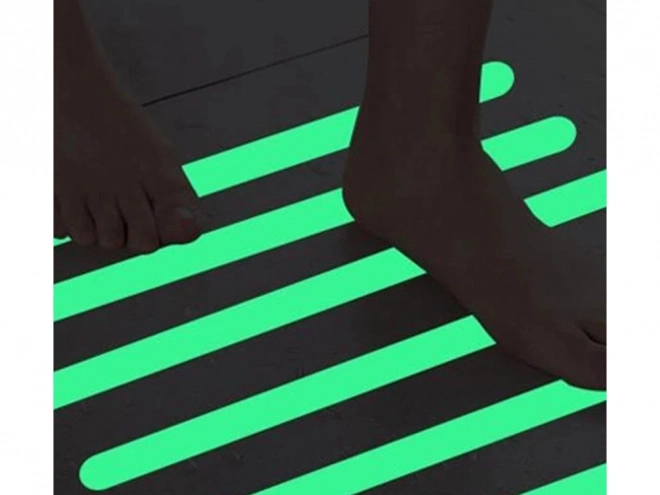 Fluorescenčni trak, ki sveti v temi