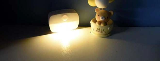LED nočna svetilka s senzorjem gibanja Izoxis 24240