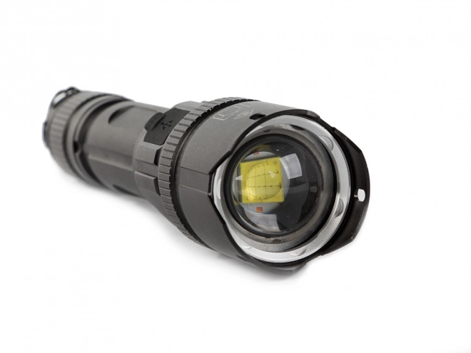 Vojaška taktična svetilka z LED Cree XHP99