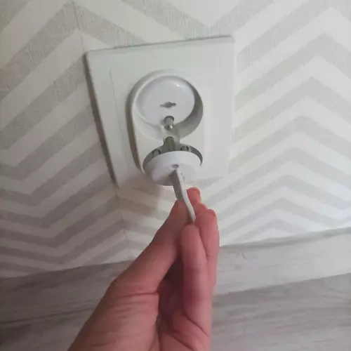 Varnostni pokrovi za vtičnice beli