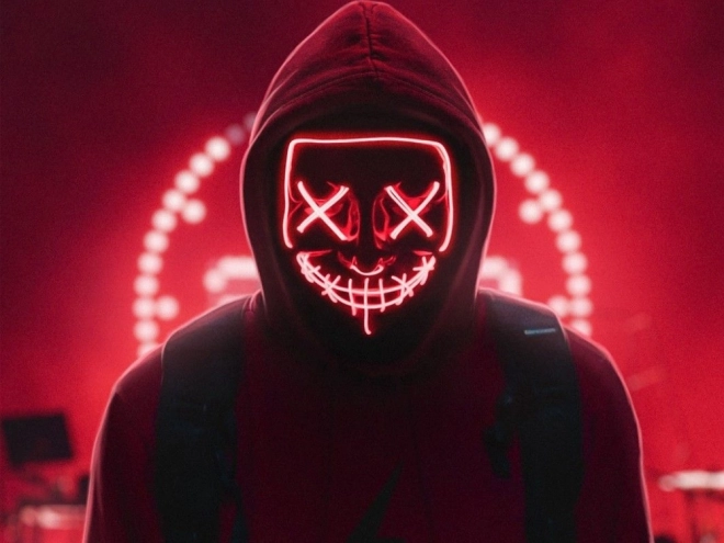 Svetleča LED maska čistilna zabava