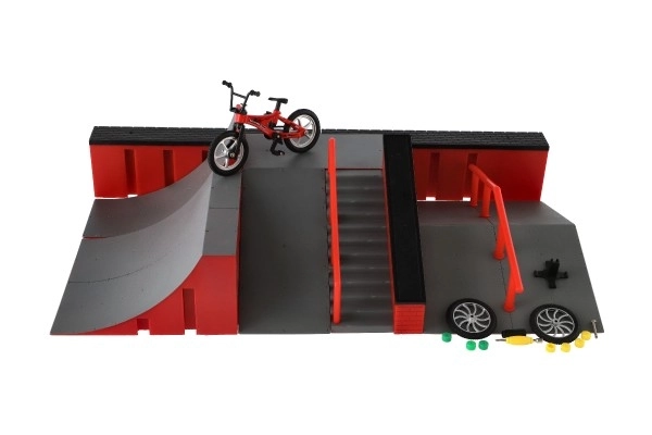 Skatepark - rampe, prstno kolo in skateboard