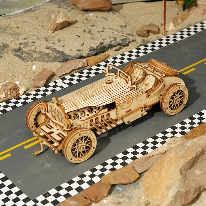 Dirkalni avto U-9 Grand Prix - 3D lesena sestavljanka