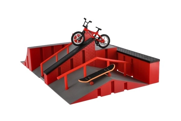 Skatepark - rampe, prstno kolo in skateboard