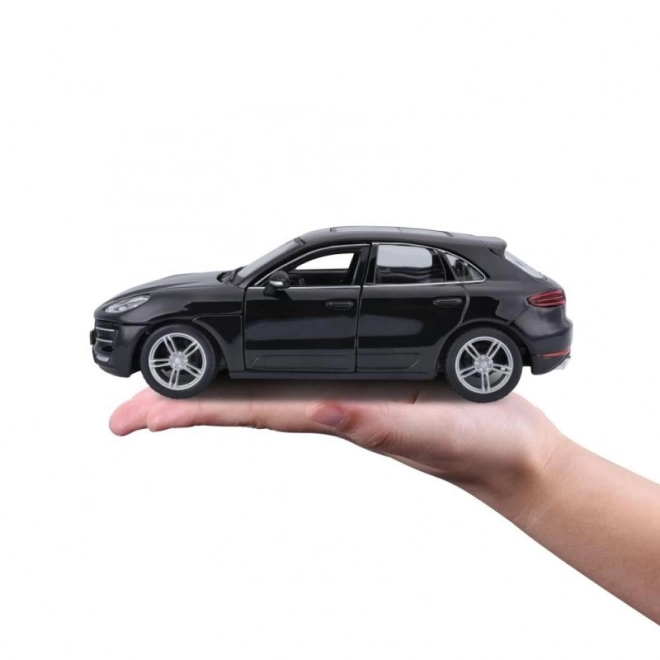 Bburago 1:24 Porsche Macan črna 18-21077