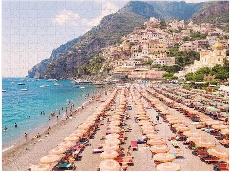 Vpadljiva zračna fotografija Italije