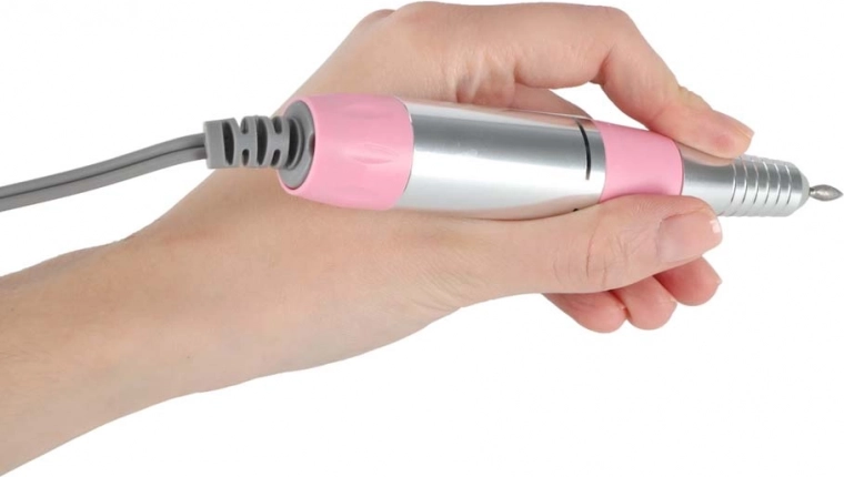 Ergonomski in lahek ročaj