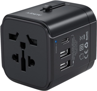 Aukey univerzalni potovalni adapter 7,8 A z 2x USB A in 1x USB C