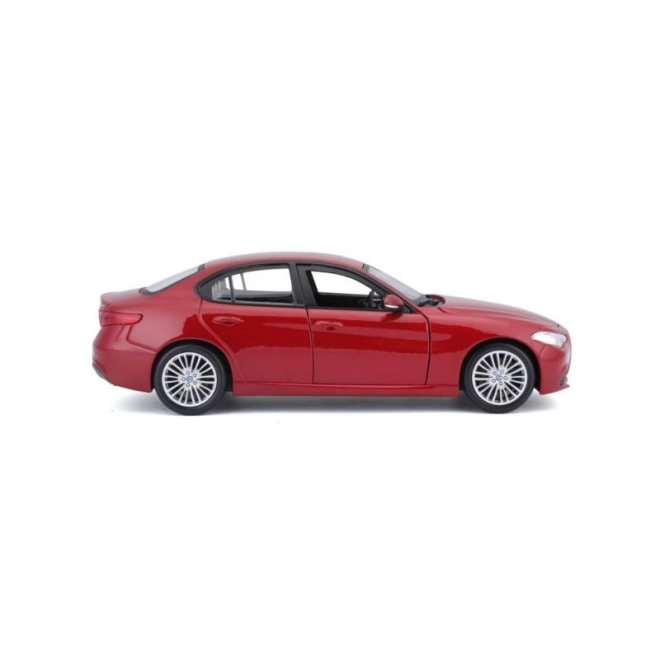 Bburago 1:24 Alfa Romeo Giulia (2016) Metalik rdeča 18-21080