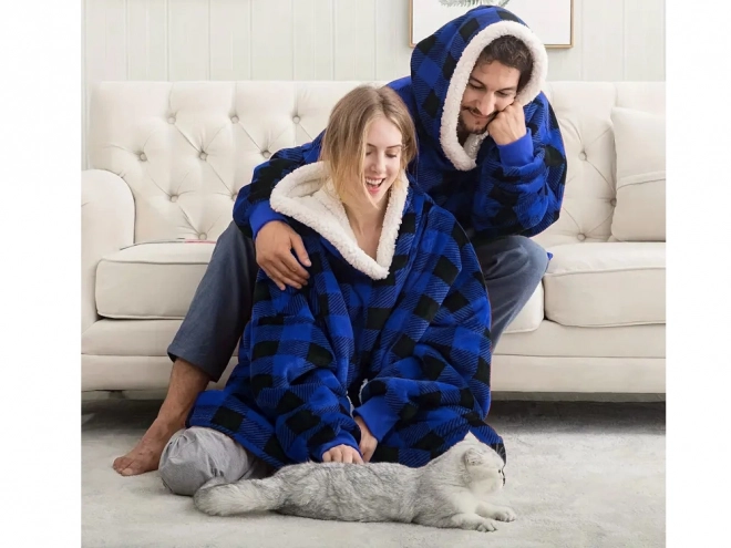 Topla oversize odeja z mikine s kapuco