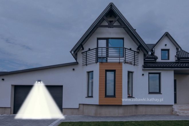 Solarna vrtna LED svetilka s senzorjem gibanja