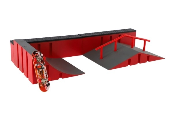 Skatepark s prstnim skateom na vijake