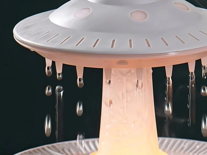 Vlažilec zraka in difuzor vonjav UFO z LED svetilko in daljinskim upravljalnikom