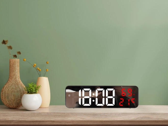 Elektronska digitalna ura s termometrom in budilko