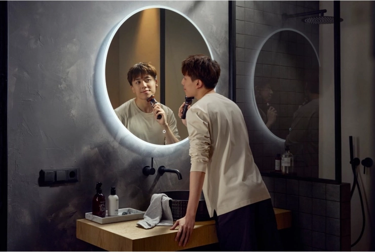 Fleksibilna 360° glava za popoln stik