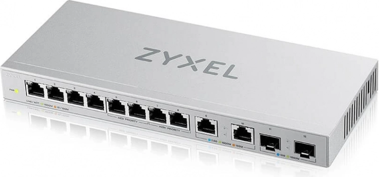 10G SFP+ uplinki za hitro hrbtenično povezovanje