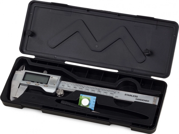 Vzdržljiva nerjavna konstrukcija in etui